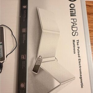 Pulsed Electromagnetic Mattress Pad - White